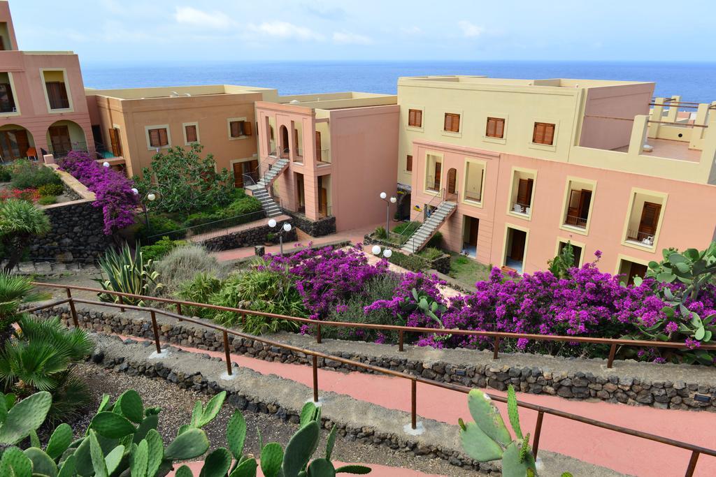 Suvaki Resort Madonna Delle Grazie エクステリア 写真