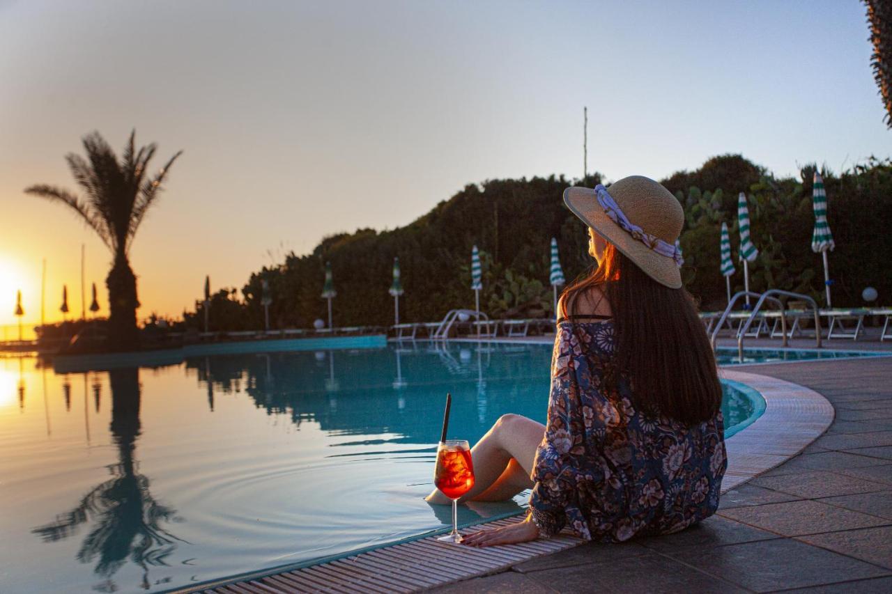 Suvaki Resort Madonna Delle Grazie エクステリア 写真