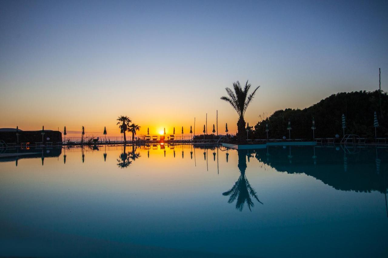 Suvaki Resort Madonna Delle Grazie エクステリア 写真