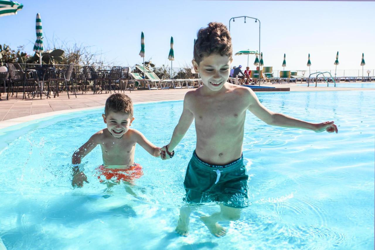 Suvaki Resort Madonna Delle Grazie エクステリア 写真